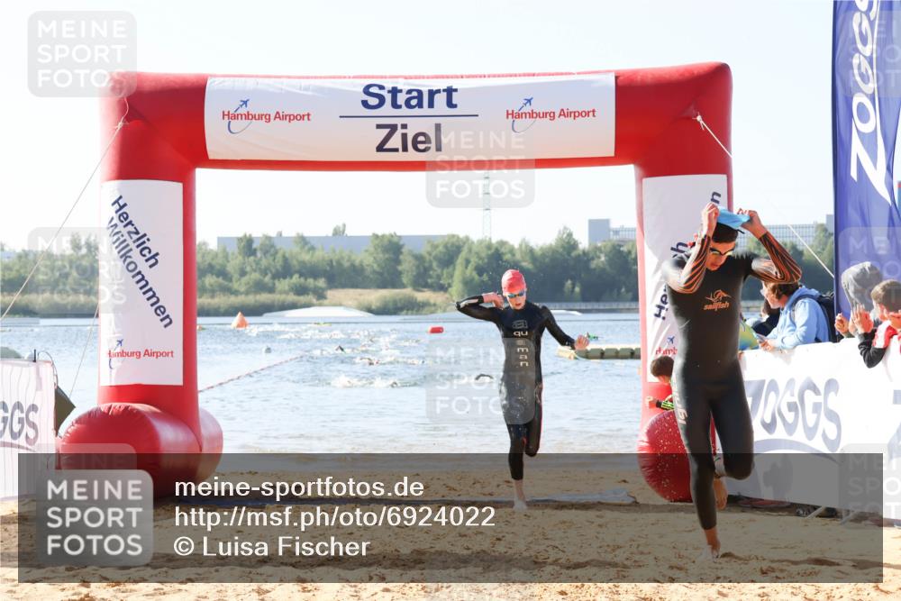 01.09.2024 - 17. Tribühne Triathlon Luisa Fischer http://msf.ph/oto/6924022 01.09.2024 10:21:32 Schwimmen 256, 294 meine-sportfotos.de