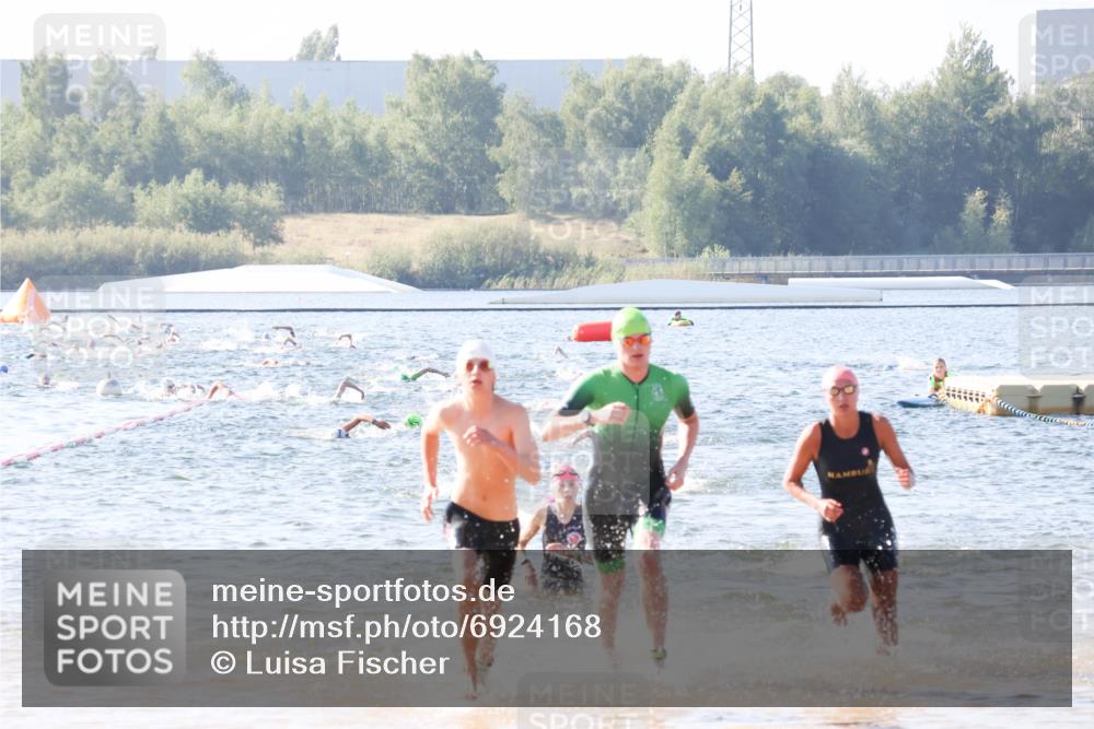 01.09.2024 - 17. Tribühne Triathlon Luisa Fischer http://msf.ph/oto/6924168 01.09.2024 10:22:21 Schwimmen 246, 253, 254, 265, 270, 292, 306 meine-sportfotos.de