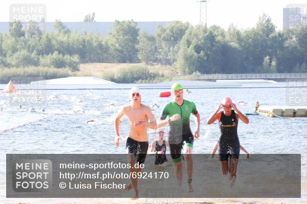 01.09.2024 - 17. Tribühne Triathlon Luisa Fischer http://msf.ph/oto/6924170 01.09.2024 10:22:22 Schwimmen 246, 253, 254, 265, 270, 292, 306 meine-sportfotos.de