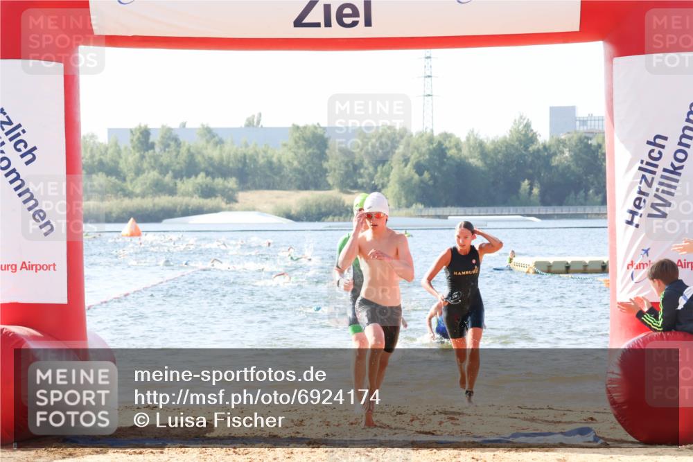 01.09.2024 - 17. Tribühne Triathlon Luisa Fischer http://msf.ph/oto/6924174 01.09.2024 10:22:23 Schwimmen 246, 253, 265, 270, 292, 306 meine-sportfotos.de