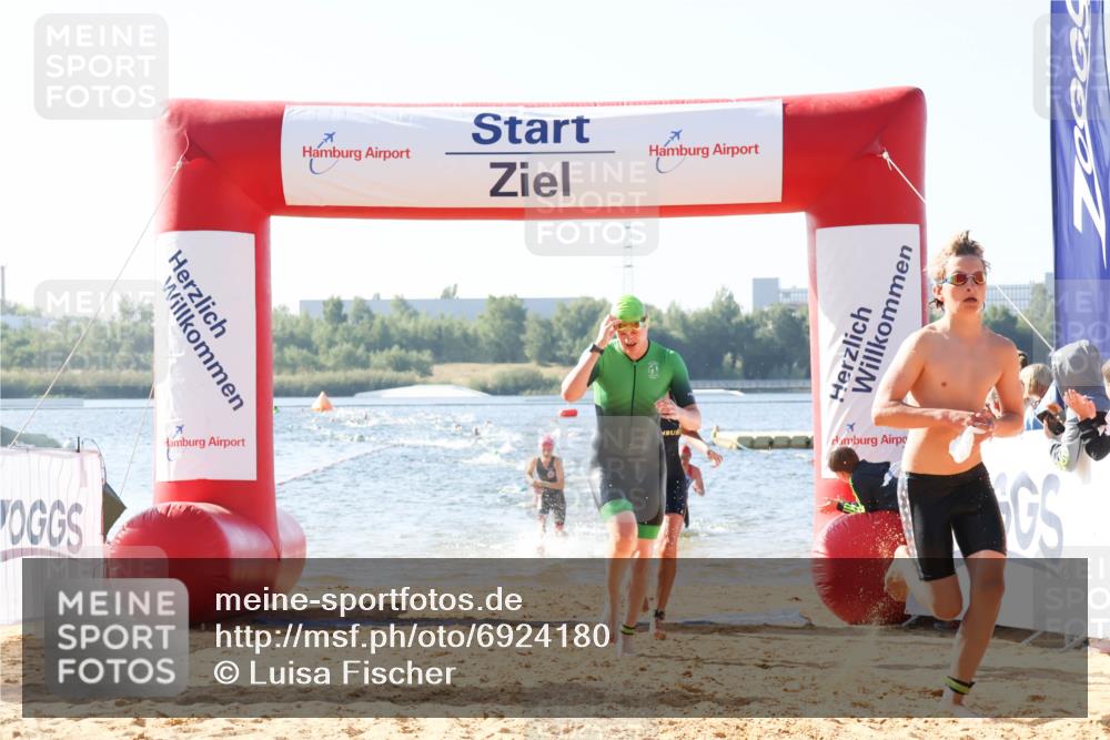01.09.2024 - 17. Tribühne Triathlon Luisa Fischer http://msf.ph/oto/6924180 01.09.2024 10:22:25 Schwimmen 246, 253, 270, 292, 306 meine-sportfotos.de