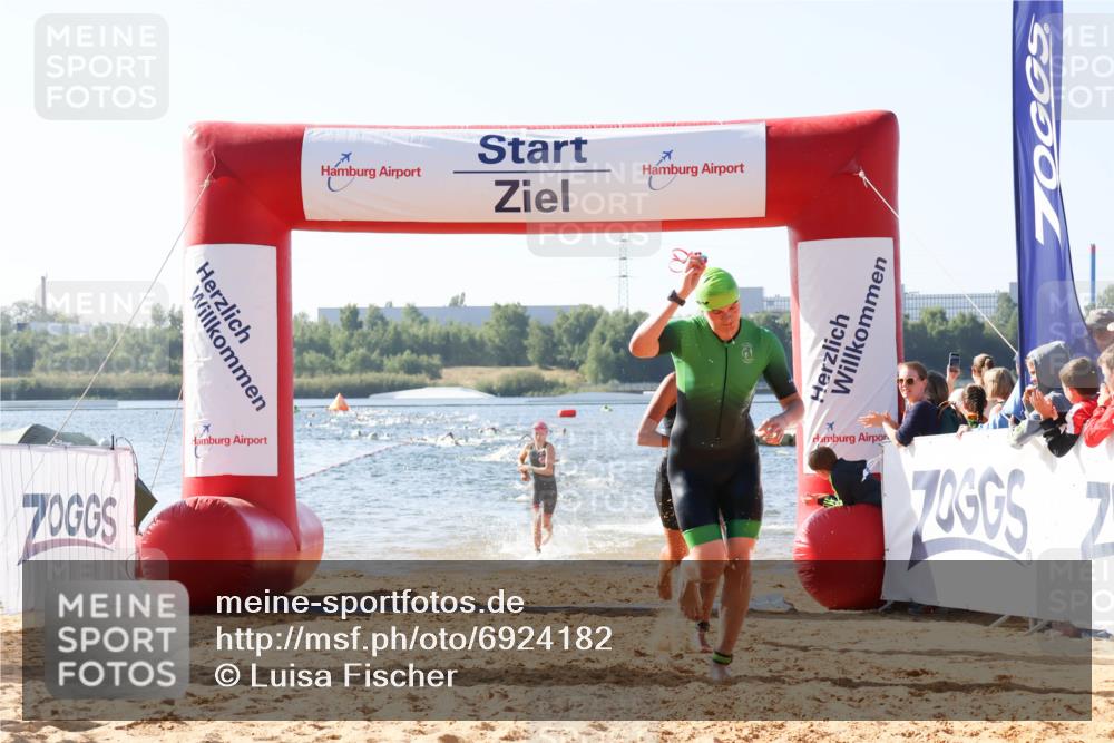 01.09.2024 - 17. Tribühne Triathlon Luisa Fischer http://msf.ph/oto/6924182 01.09.2024 10:22:26 Schwimmen 246, 253, 270, 292, 306 meine-sportfotos.de