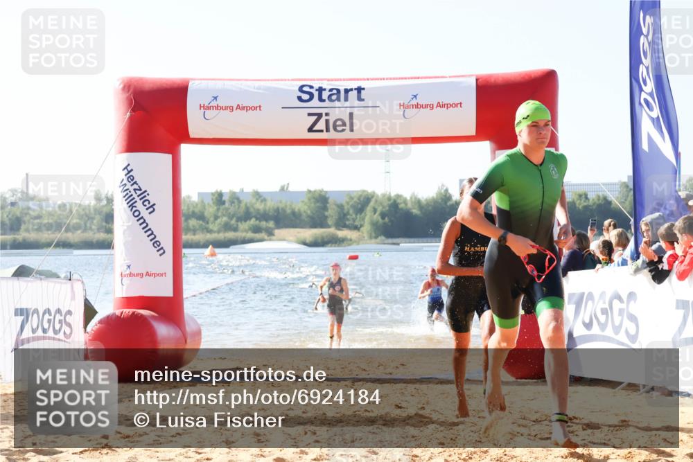 01.09.2024 - 17. Tribühne Triathlon Luisa Fischer http://msf.ph/oto/6924184 01.09.2024 10:22:26 Schwimmen 246, 253, 270, 292, 306 meine-sportfotos.de