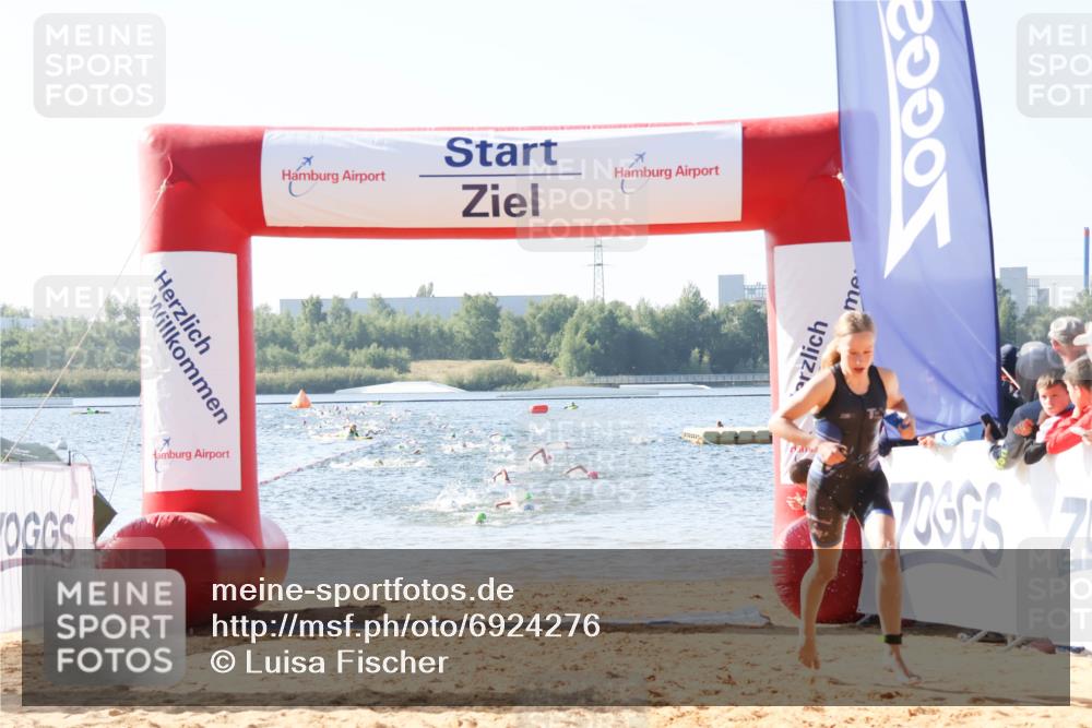 01.09.2024 - 17. Tribühne Triathlon Luisa Fischer http://msf.ph/oto/6924276 01.09.2024 10:22:49 Schwimmen 200, 251, 289, 296 meine-sportfotos.de