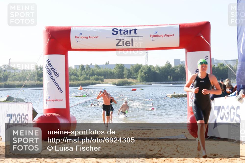 01.09.2024 - 17. Tribühne Triathlon Luisa Fischer http://msf.ph/oto/6924305 01.09.2024 10:22:58 Schwimmen 197, 275, 289, 302 meine-sportfotos.de