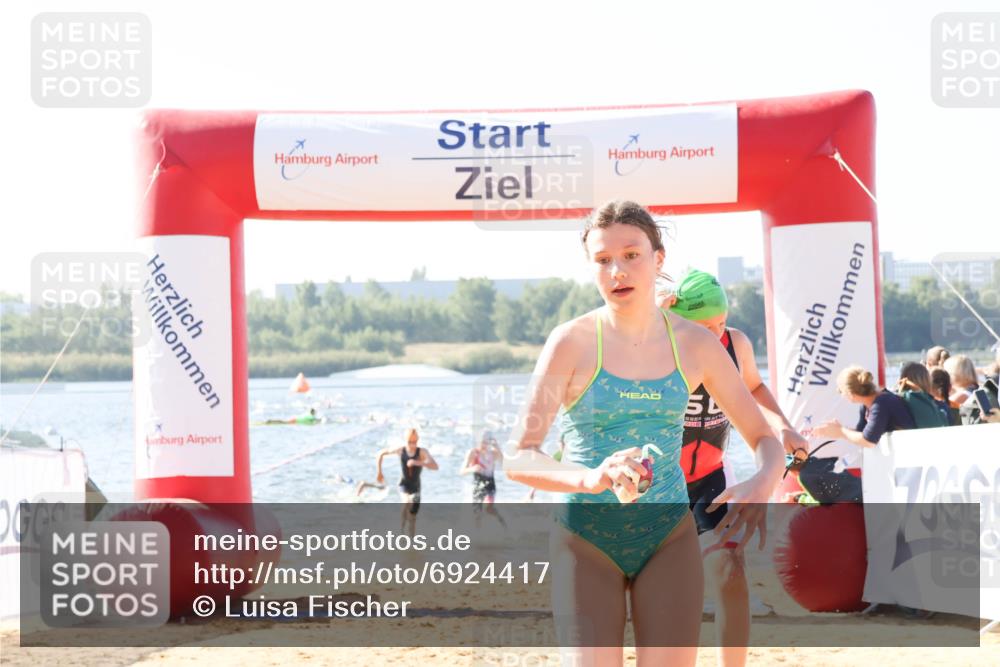 01.09.2024 - 17. Tribühne Triathlon Luisa Fischer http://msf.ph/oto/6924417 01.09.2024 10:23:27 Schwimmen 175, 186, 187, 207, 211, 213, 218, 220, 247, 274, 286, 288, 300, 303 meine-sportfotos.de