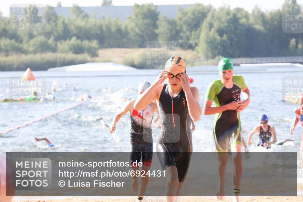 01.09.2024 - 17. Tribühne Triathlon Luisa Fischer http://msf.ph/oto/6924431 01.09.2024 10:23:31 Schwimmen 174, 175, 186, 198, 207, 210, 211, 220, 247, 274, 300, 303 meine-sportfotos.de