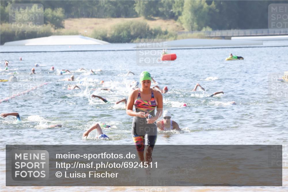 01.09.2024 - 17. Tribühne Triathlon Luisa Fischer http://msf.ph/oto/6924511 01.09.2024 10:23:46 Schwimmen 174, 198, 210, 248, 273, 293 meine-sportfotos.de