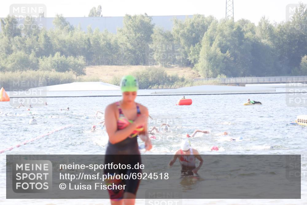01.09.2024 - 17. Tribühne Triathlon Luisa Fischer http://msf.ph/oto/6924518 01.09.2024 10:23:49 Schwimmen 174, 231, 248, 272, 273, 293 meine-sportfotos.de