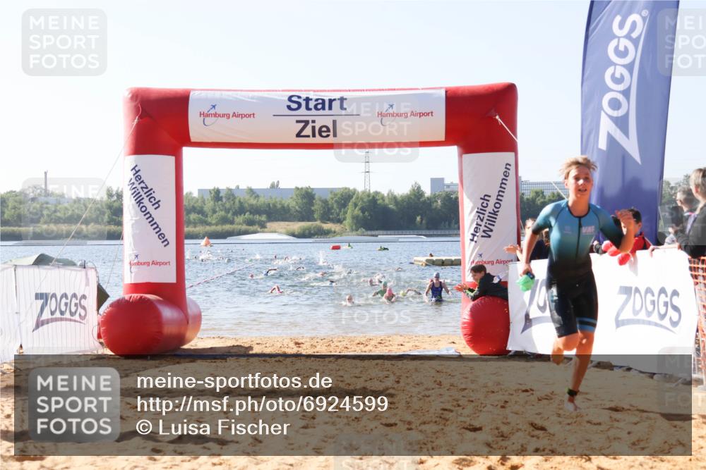 01.09.2024 - 17. Tribühne Triathlon Luisa Fischer http://msf.ph/oto/6924599 01.09.2024 10:24:07 Schwimmen 205, 221, 232, 259, 278, 280, 304 meine-sportfotos.de