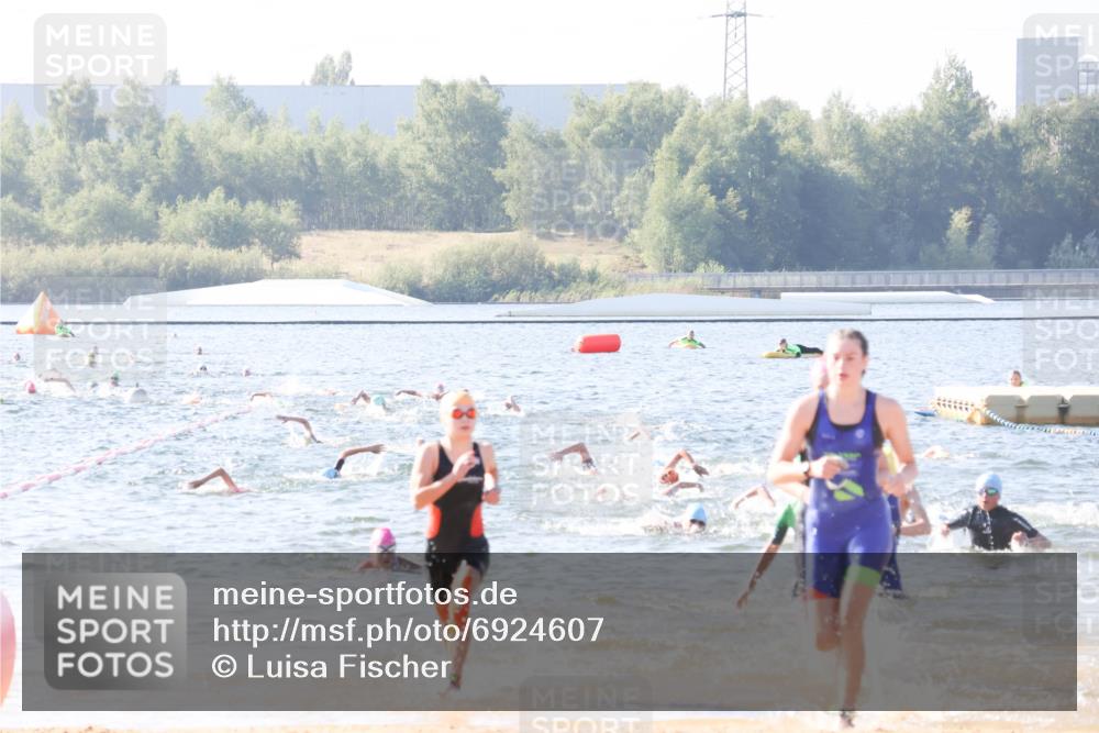 01.09.2024 - 17. Tribühne Triathlon Luisa Fischer http://msf.ph/oto/6924607 01.09.2024 10:24:12 Schwimmen 222, 228, 232, 259, 280, 304 meine-sportfotos.de