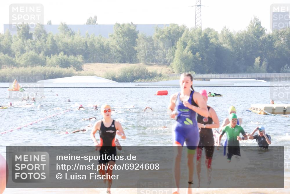 01.09.2024 - 17. Tribühne Triathlon Luisa Fischer http://msf.ph/oto/6924608 01.09.2024 10:24:13 Schwimmen 222, 228, 232, 259, 279, 280, 304 meine-sportfotos.de