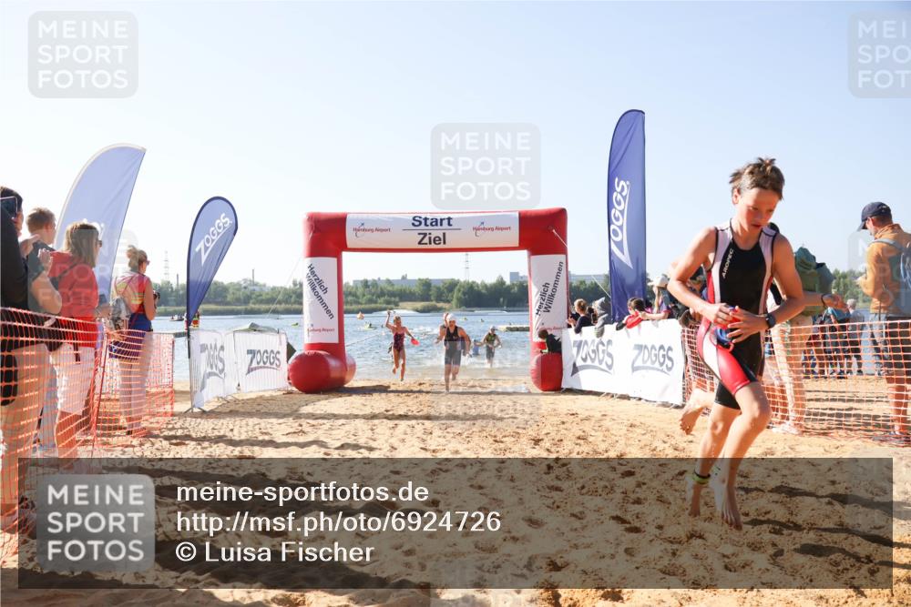 01.09.2024 - 17. Tribühne Triathlon Luisa Fischer http://msf.ph/oto/6924726 01.09.2024 10:24:38 Schwimmen 108, 171, 173, 189, 196, 209, 224, 229, 233, 243, 263, 291, 299 meine-sportfotos.de