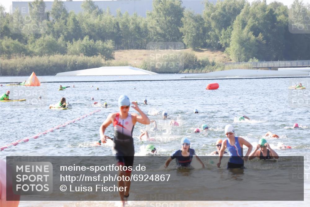 01.09.2024 - 17. Tribühne Triathlon Luisa Fischer http://msf.ph/oto/6924867 01.09.2024 10:25:07 Schwimmen 172, 202, 216, 227 meine-sportfotos.de