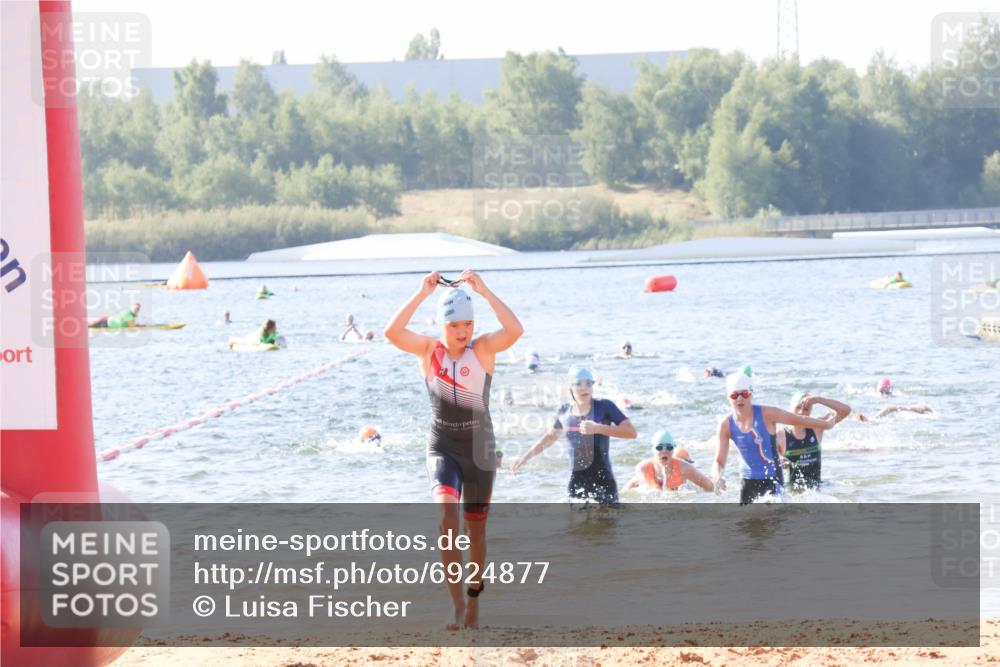 01.09.2024 - 17. Tribühne Triathlon Luisa Fischer http://msf.ph/oto/6924877 01.09.2024 10:25:08 Schwimmen 172, 202, 216, 227, 298 meine-sportfotos.de