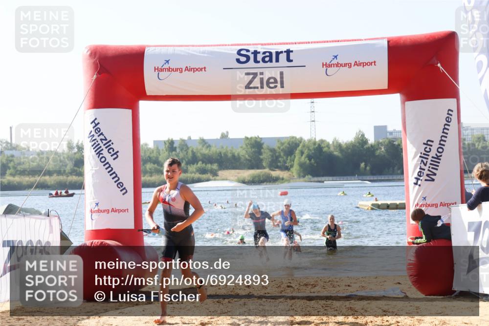 01.09.2024 - 17. Tribühne Triathlon Luisa Fischer http://msf.ph/oto/6924893 01.09.2024 10:25:11 Schwimmen 172, 202, 227, 237, 298 meine-sportfotos.de