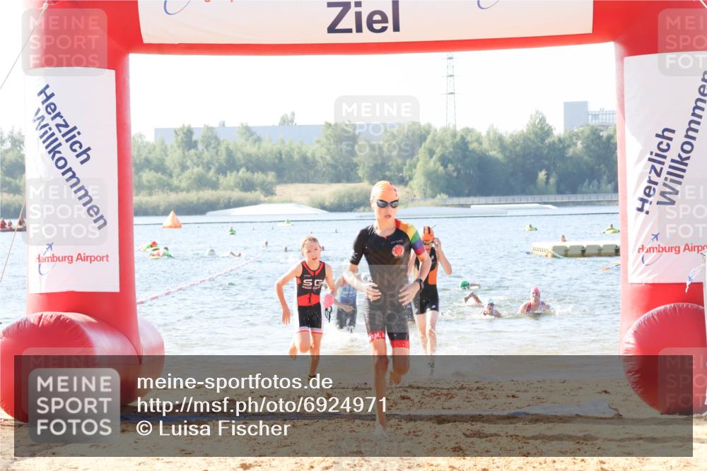 01.09.2024 - 17. Tribühne Triathlon Luisa Fischer http://msf.ph/oto/6924971 01.09.2024 10:25:30 Schwimmen 178, 195, 212, 226, 236, 239, 240, 283 meine-sportfotos.de