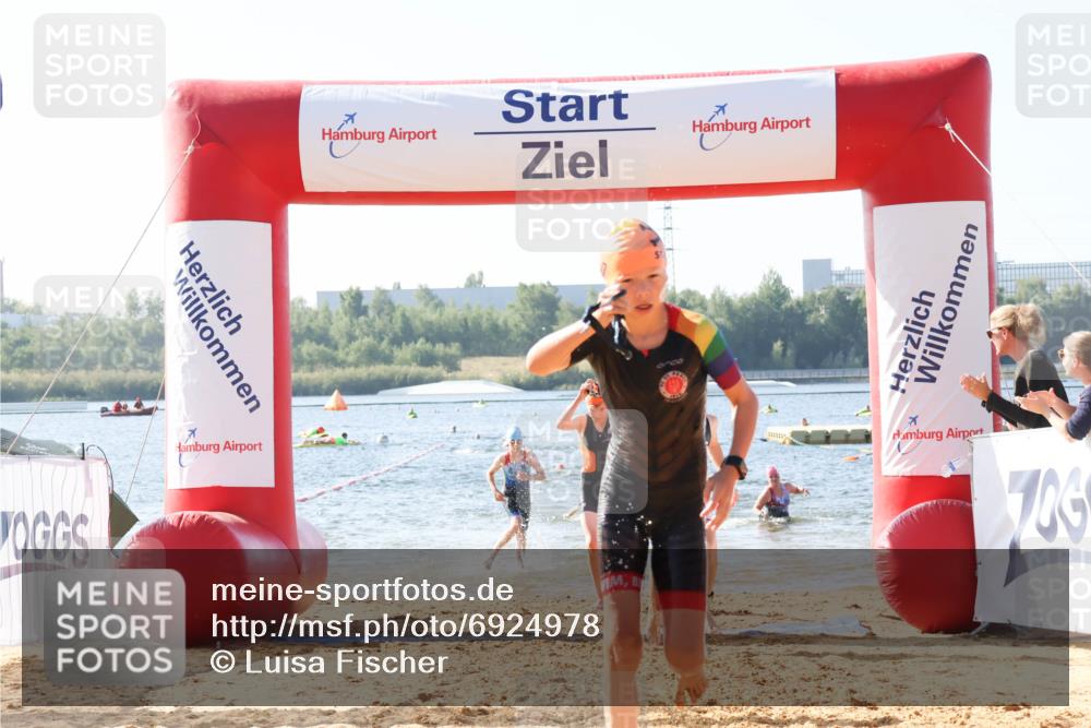 01.09.2024 - 17. Tribühne Triathlon Luisa Fischer http://msf.ph/oto/6924978 01.09.2024 10:25:32 Schwimmen 193, 195, 212, 223, 226, 236, 239, 240, 283, 307 meine-sportfotos.de
