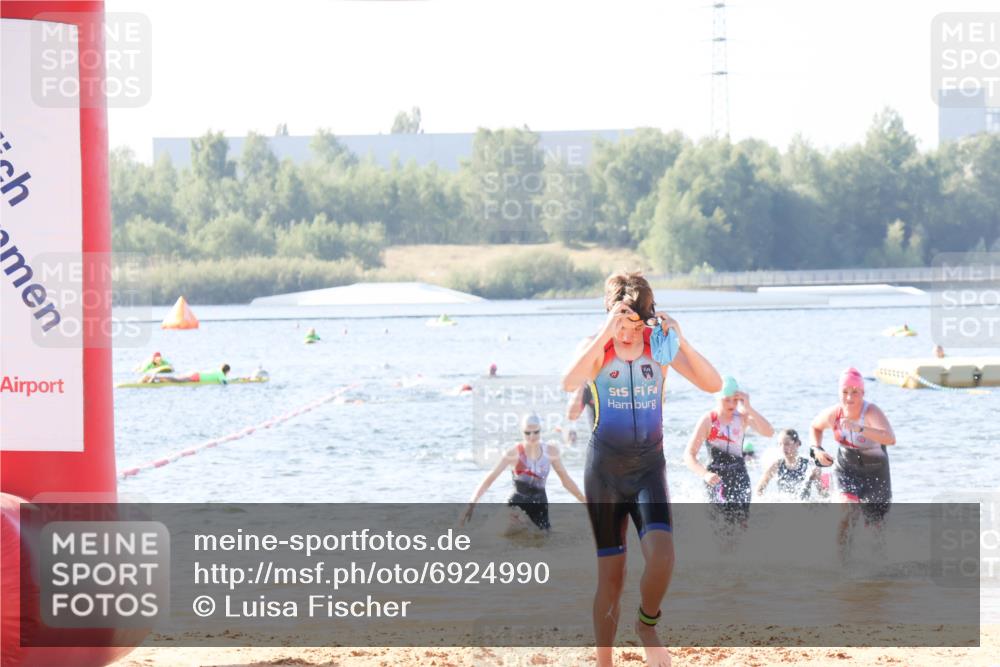 01.09.2024 - 17. Tribühne Triathlon Luisa Fischer http://msf.ph/oto/6924990 01.09.2024 10:25:35 Schwimmen 193, 195, 212, 214, 223, 226, 236, 241, 307 meine-sportfotos.de
