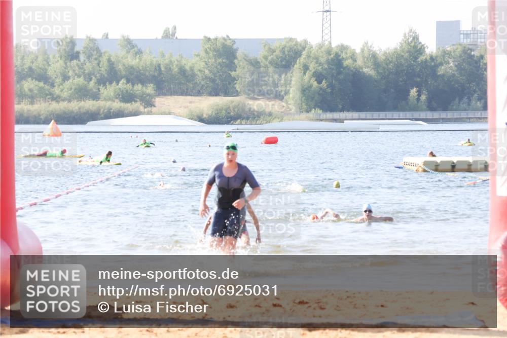 01.09.2024 - 17. Tribühne Triathlon Luisa Fischer http://msf.ph/oto/6925031 01.09.2024 10:25:53 Schwimmen 192, 214, 238 meine-sportfotos.de