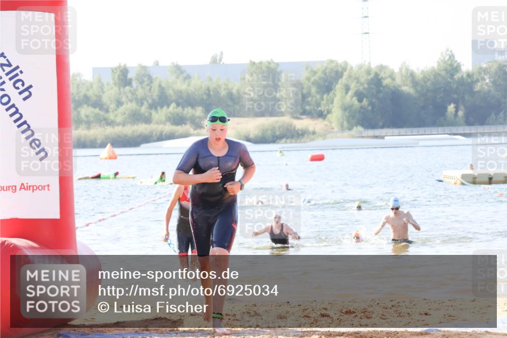 01.09.2024 - 17. Tribühne Triathlon Luisa Fischer http://msf.ph/oto/6925034 01.09.2024 10:25:56 Schwimmen 192, 238, 262, 305 meine-sportfotos.de