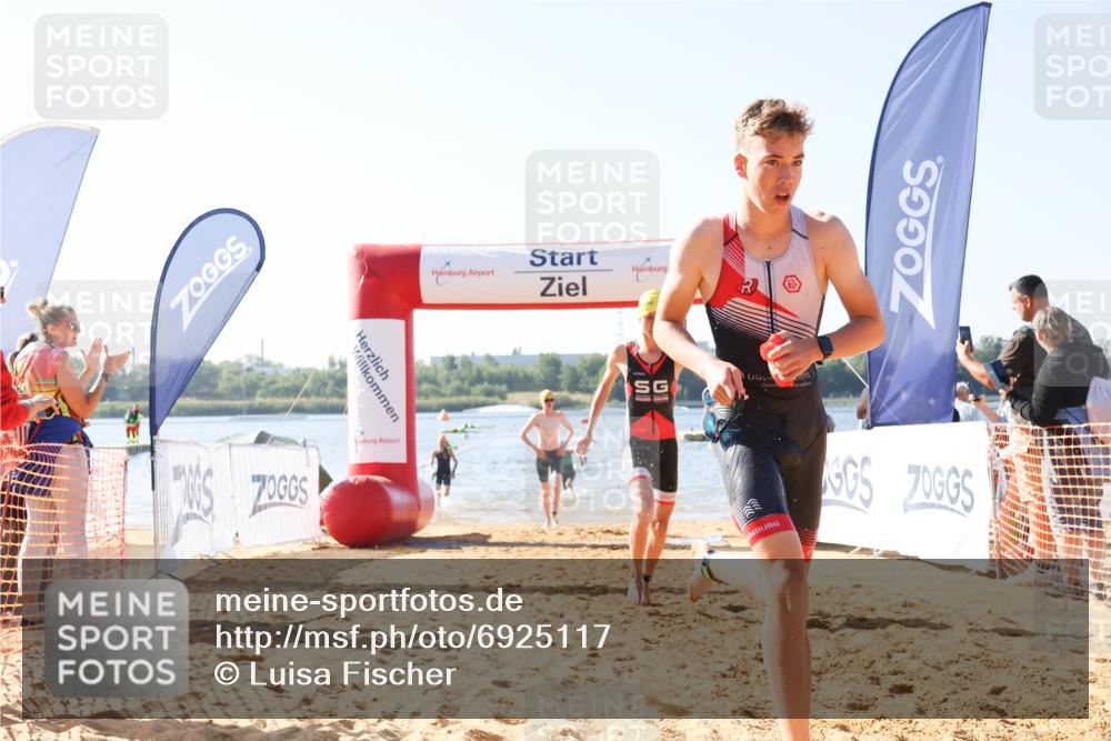 01.09.2024 - 17. Tribühne Triathlon Luisa Fischer http://msf.ph/oto/6925117 01.09.2024 10:26:30 Schwimmen 180, 235, 245, 282, 284 meine-sportfotos.de