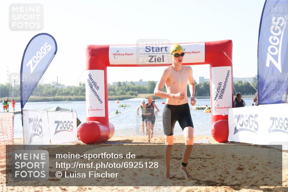 01.09.2024 - 17. Tribühne Triathlon Luisa Fischer http://msf.ph/oto/6925128 01.09.2024 10:26:33 Schwimmen 180, 235, 245, 282, 284 meine-sportfotos.de