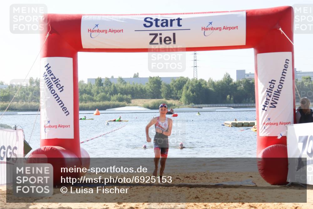 01.09.2024 - 17. Tribühne Triathlon Luisa Fischer http://msf.ph/oto/6925153 01.09.2024 10:26:45 Schwimmen 201 meine-sportfotos.de