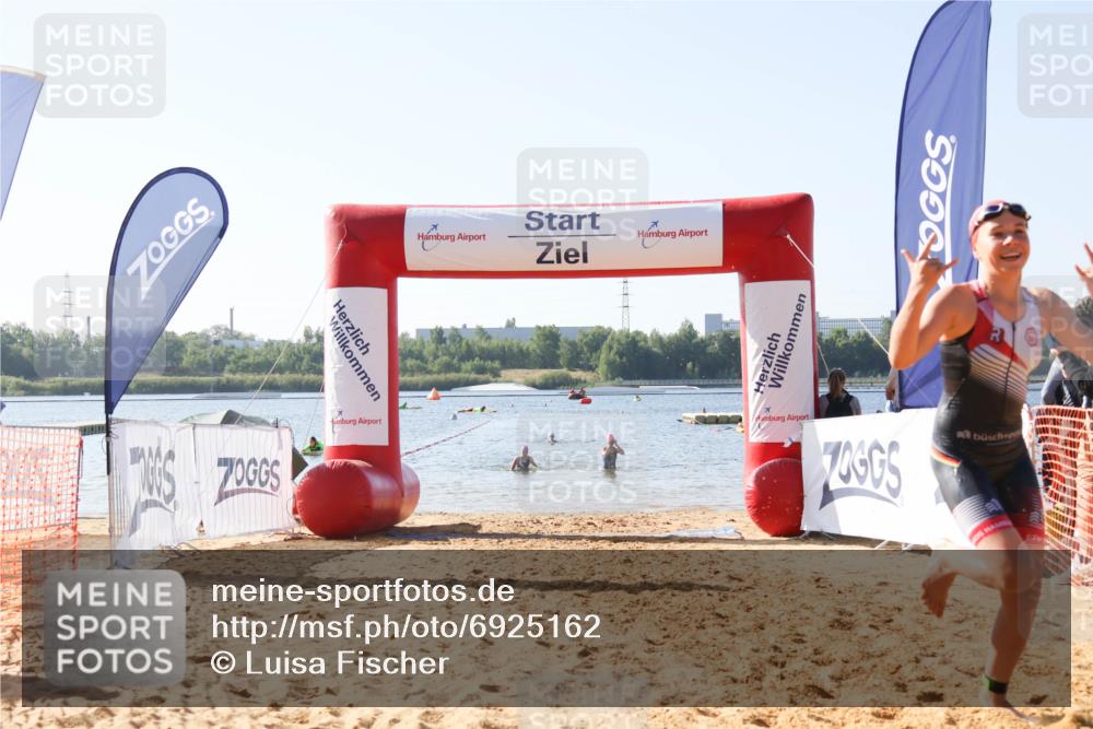 01.09.2024 - 17. Tribühne Triathlon Luisa Fischer http://msf.ph/oto/6925162 01.09.2024 10:26:48 Schwimmen 201 meine-sportfotos.de
