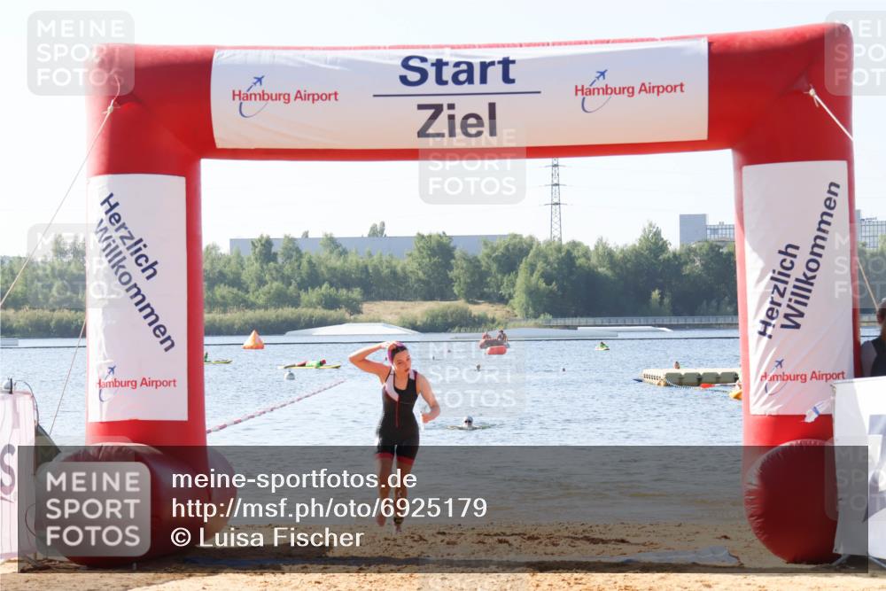 01.09.2024 - 17. Tribühne Triathlon Luisa Fischer http://msf.ph/oto/6925179 01.09.2024 10:26:56 Schwimmen 203, 276 meine-sportfotos.de