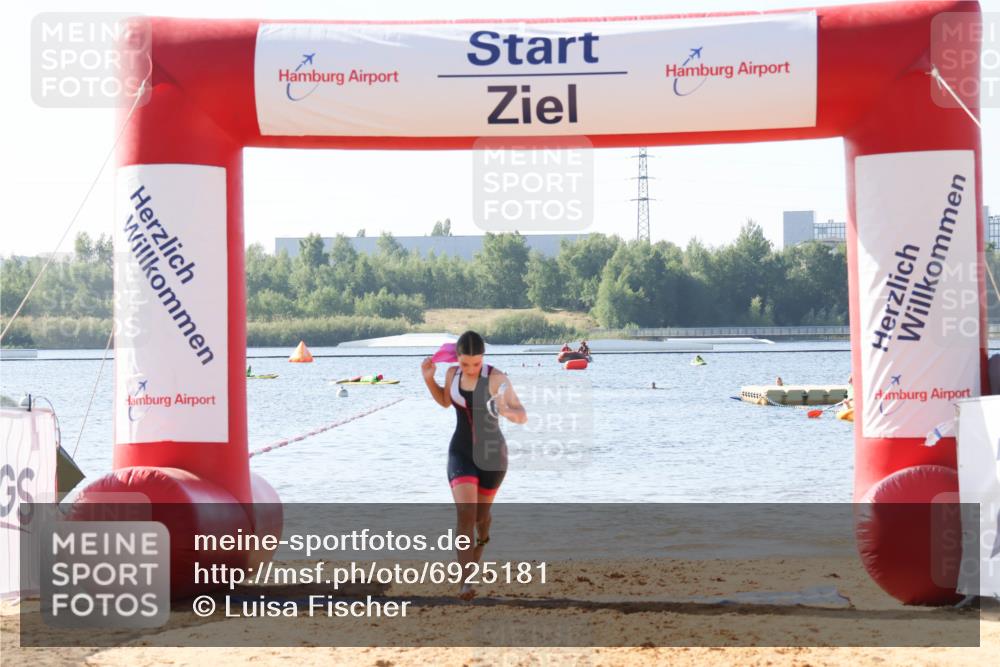 01.09.2024 - 17. Tribühne Triathlon Luisa Fischer http://msf.ph/oto/6925181 01.09.2024 10:26:57 Schwimmen 203, 276 meine-sportfotos.de