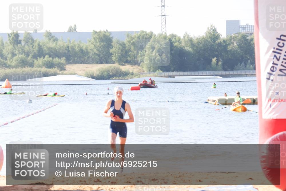 01.09.2024 - 17. Tribühne Triathlon Luisa Fischer http://msf.ph/oto/6925215 01.09.2024 10:27:16 Schwimmen 185 meine-sportfotos.de