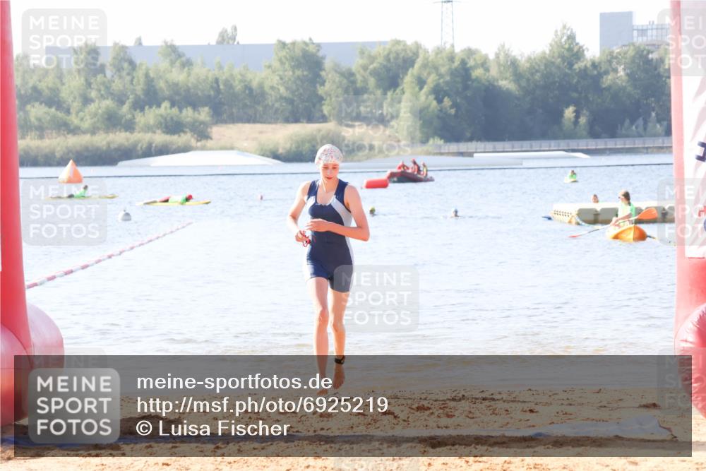 01.09.2024 - 17. Tribühne Triathlon Luisa Fischer http://msf.ph/oto/6925219 01.09.2024 10:27:17 Schwimmen 185 meine-sportfotos.de