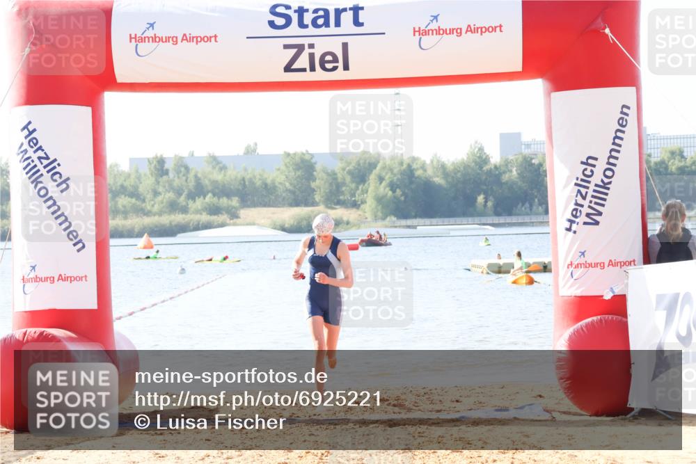 01.09.2024 - 17. Tribühne Triathlon Luisa Fischer http://msf.ph/oto/6925221 01.09.2024 10:27:17 Schwimmen 185 meine-sportfotos.de