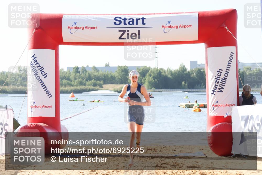 01.09.2024 - 17. Tribühne Triathlon Luisa Fischer http://msf.ph/oto/6925225 01.09.2024 10:27:19 Schwimmen 185 meine-sportfotos.de