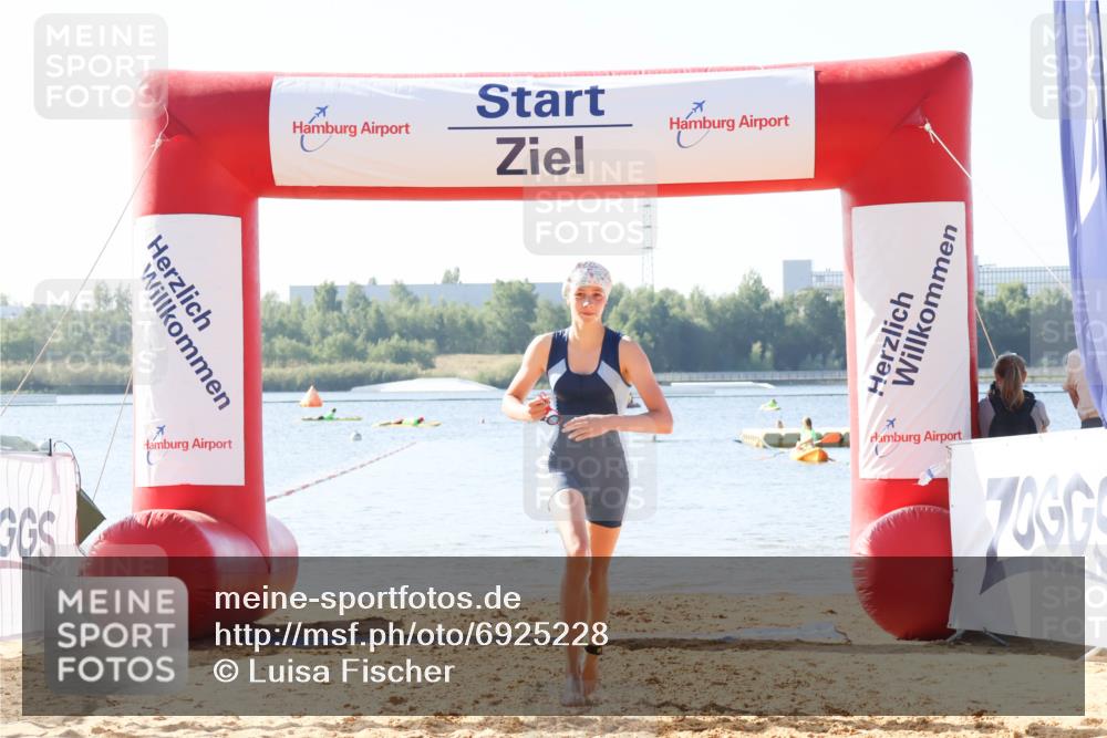 01.09.2024 - 17. Tribühne Triathlon Luisa Fischer http://msf.ph/oto/6925228 01.09.2024 10:27:19 Schwimmen 185 meine-sportfotos.de