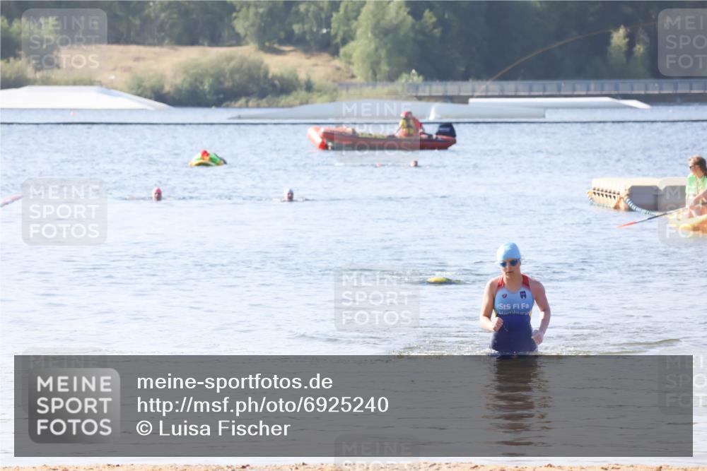 01.09.2024 - 17. Tribühne Triathlon Luisa Fischer http://msf.ph/oto/6925240 01.09.2024 10:28:29 Schwimmen 184 meine-sportfotos.de