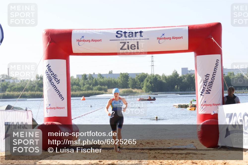 01.09.2024 - 17. Tribühne Triathlon Luisa Fischer http://msf.ph/oto/6925265 01.09.2024 10:28:37 Schwimmen 184 meine-sportfotos.de