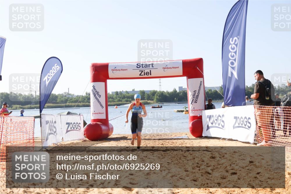 01.09.2024 - 17. Tribühne Triathlon Luisa Fischer http://msf.ph/oto/6925269 01.09.2024 10:28:39 Schwimmen 184 meine-sportfotos.de