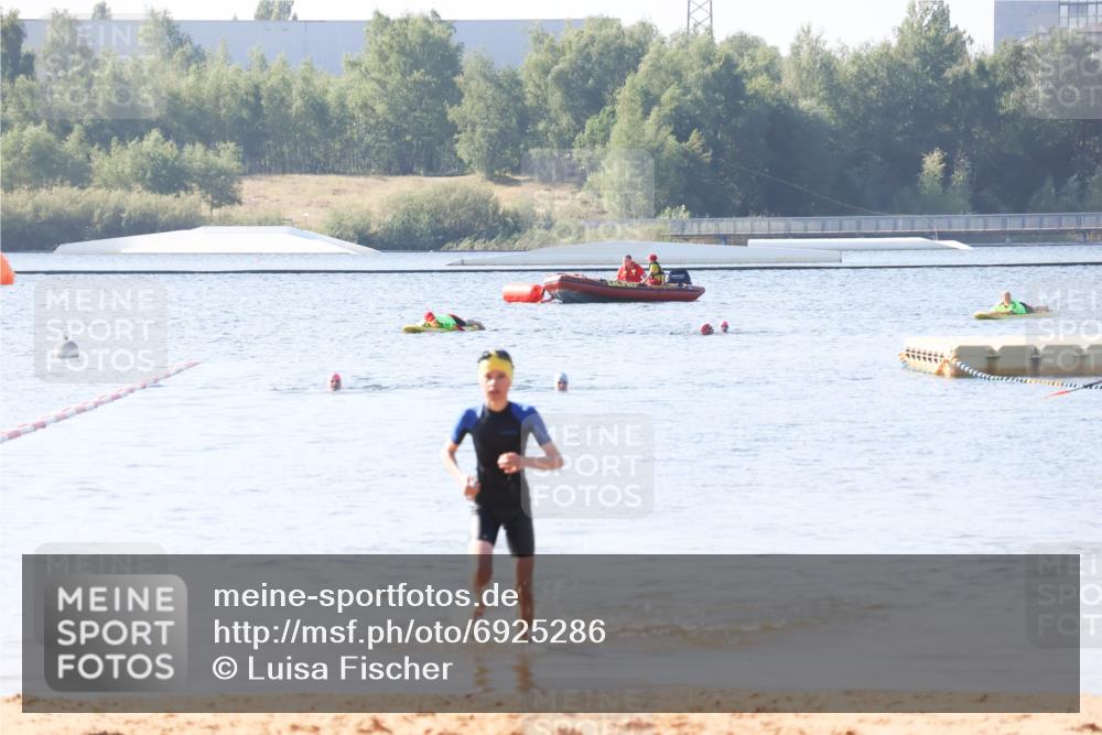 01.09.2024 - 17. Tribühne Triathlon Luisa Fischer http://msf.ph/oto/6925286 01.09.2024 10:28:52 Schwimmen 179 meine-sportfotos.de