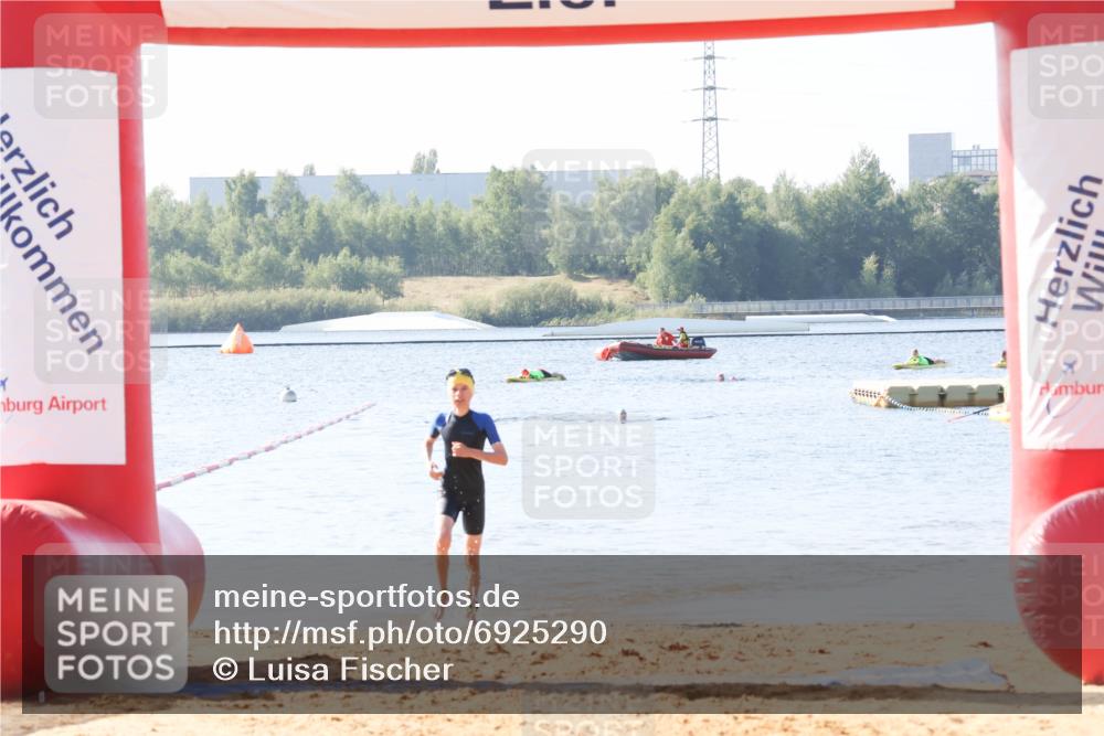 01.09.2024 - 17. Tribühne Triathlon Luisa Fischer http://msf.ph/oto/6925290 01.09.2024 10:28:54 Schwimmen 179 meine-sportfotos.de