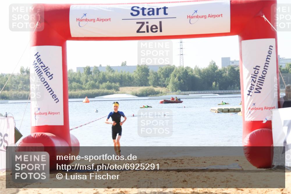 01.09.2024 - 17. Tribühne Triathlon Luisa Fischer http://msf.ph/oto/6925291 01.09.2024 10:28:55 Schwimmen 179 meine-sportfotos.de