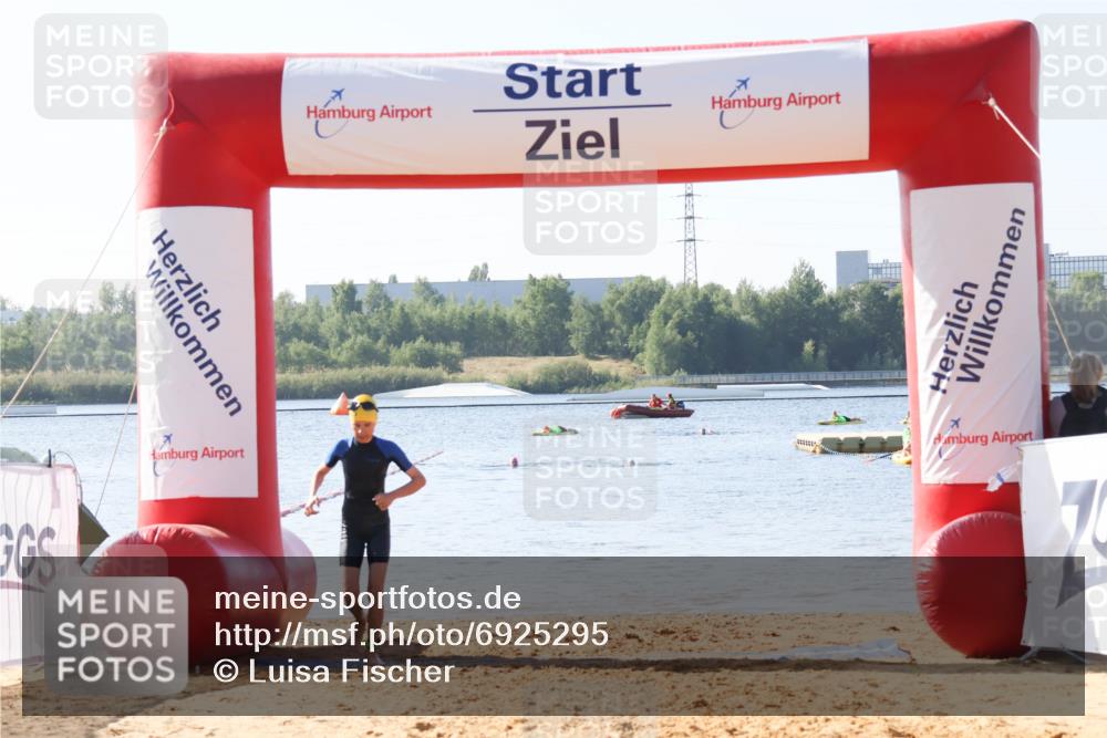 01.09.2024 - 17. Tribühne Triathlon Luisa Fischer http://msf.ph/oto/6925295 01.09.2024 10:28:56 Schwimmen 179 meine-sportfotos.de