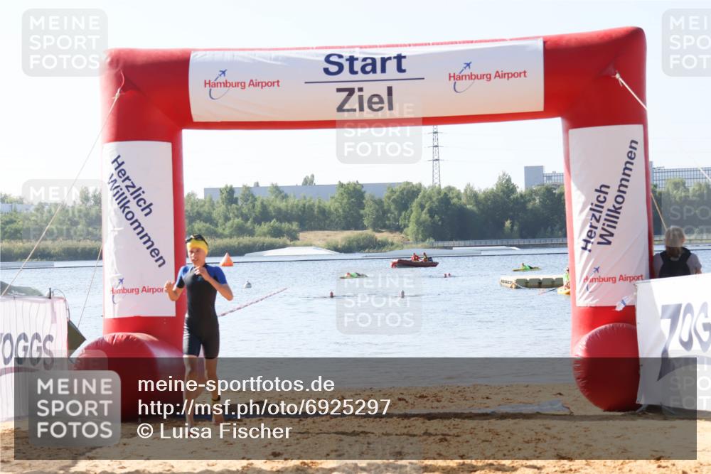 01.09.2024 - 17. Tribühne Triathlon Luisa Fischer http://msf.ph/oto/6925297 01.09.2024 10:28:57 Schwimmen 179 meine-sportfotos.de