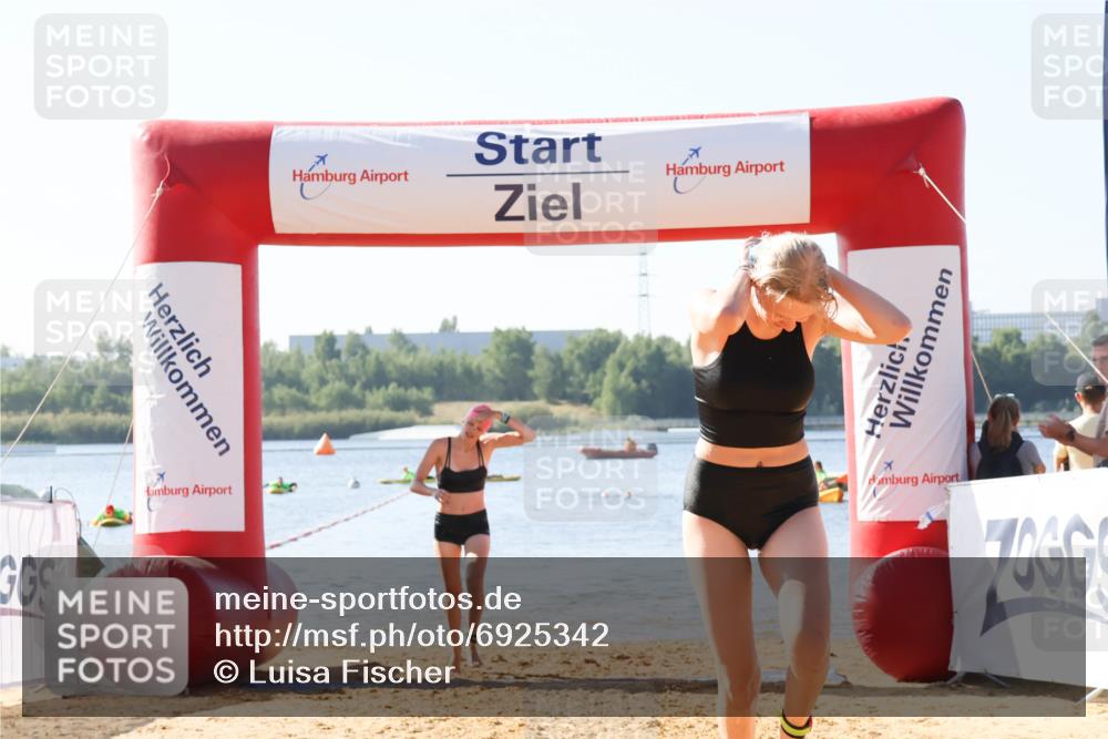 01.09.2024 - 17. Tribühne Triathlon Luisa Fischer http://msf.ph/oto/6925342 01.09.2024 10:29:58 Schwimmen 271, 295 meine-sportfotos.de