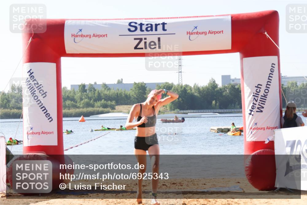 01.09.2024 - 17. Tribühne Triathlon Luisa Fischer http://msf.ph/oto/6925343 01.09.2024 10:29:59 Schwimmen 271, 295 meine-sportfotos.de