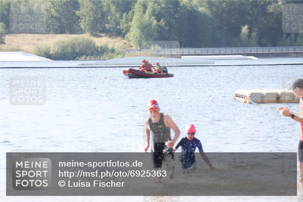 01.09.2024 - 17. Tribühne Triathlon Luisa Fischer http://msf.ph/oto/6925363 01.09.2024 10:31:08 Schwimmen 204, 217 meine-sportfotos.de