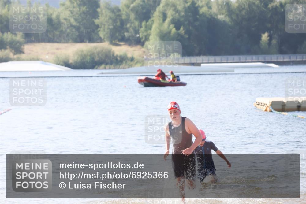01.09.2024 - 17. Tribühne Triathlon Luisa Fischer http://msf.ph/oto/6925366 01.09.2024 10:31:09 Schwimmen 204, 217 meine-sportfotos.de