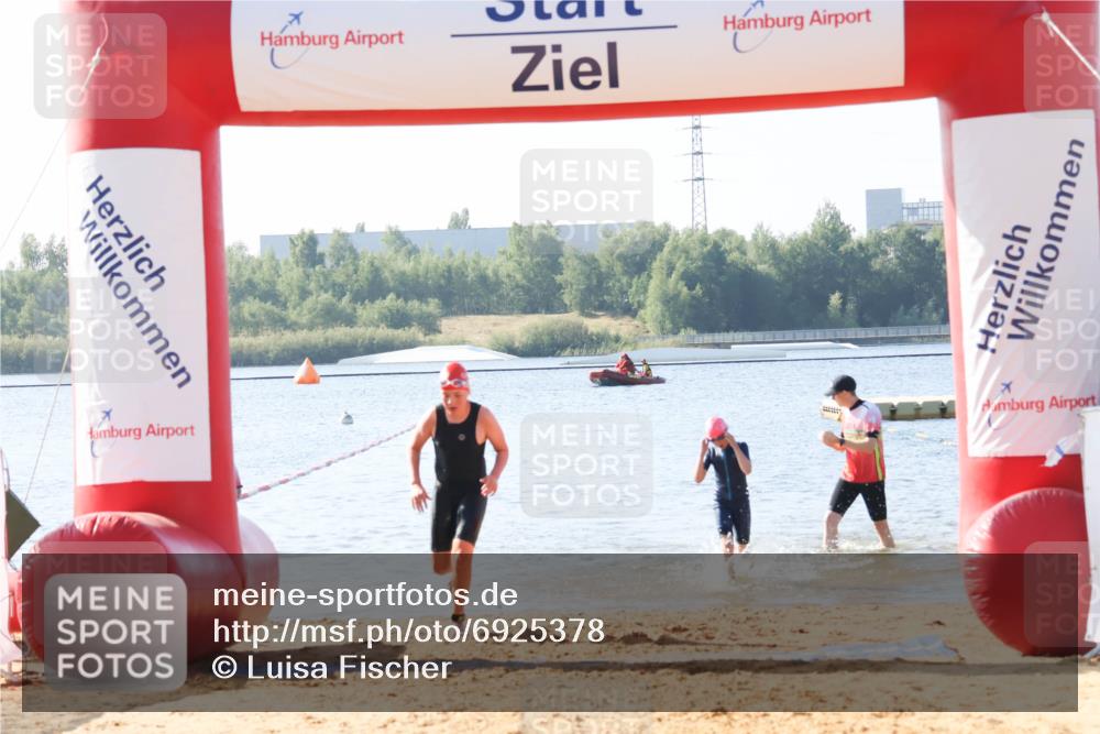 01.09.2024 - 17. Tribühne Triathlon Luisa Fischer http://msf.ph/oto/6925378 01.09.2024 10:31:12 Schwimmen 204, 217 meine-sportfotos.de