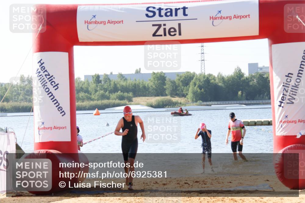 01.09.2024 - 17. Tribühne Triathlon Luisa Fischer http://msf.ph/oto/6925381 01.09.2024 10:31:12 Schwimmen 204, 217 meine-sportfotos.de